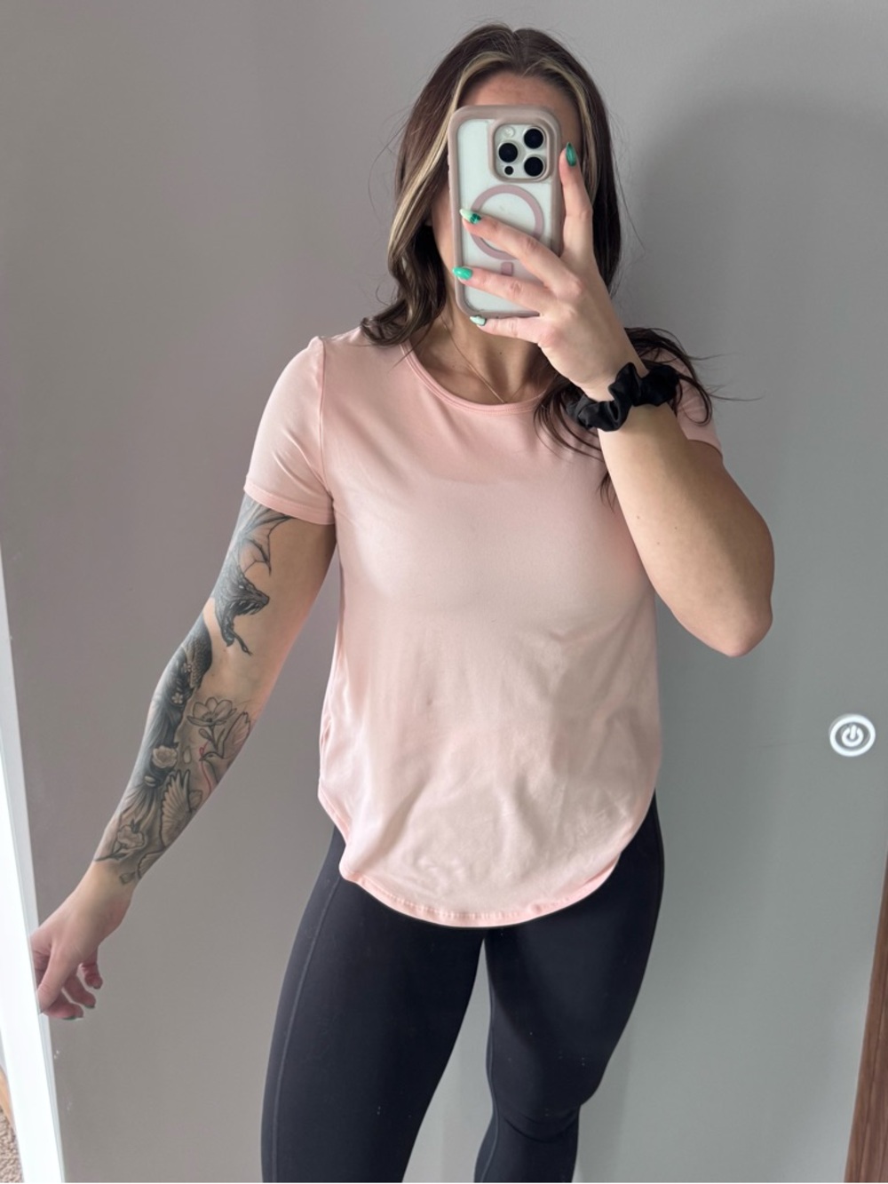 All in Motion Pink Short Sleeve Stretch T-Shirt XS Women 92% Recycled Polyester